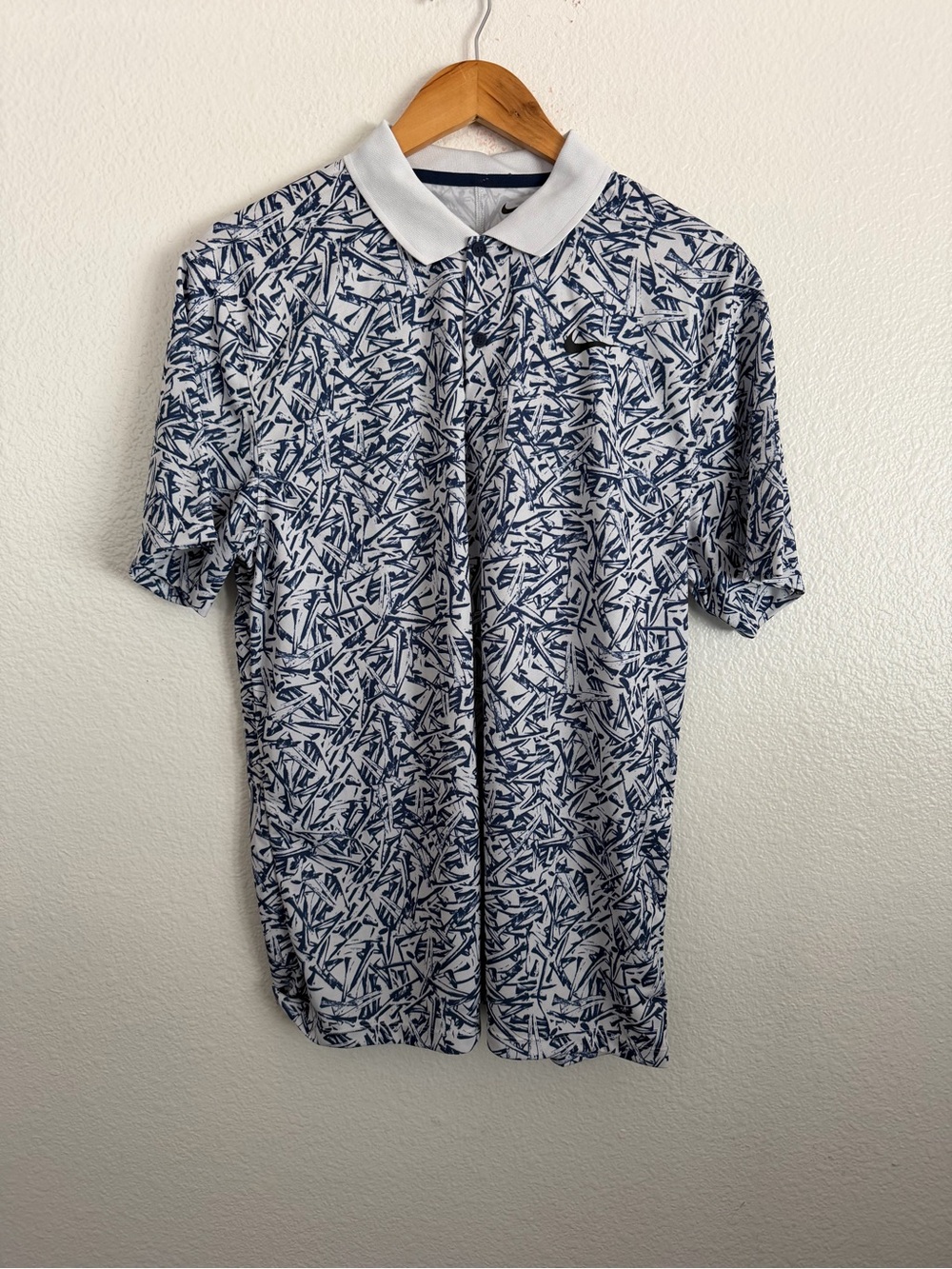 Nike Victory Tour Dri-Fit Golf Polo Shirt All Over Logo Preppy Men Size Medium